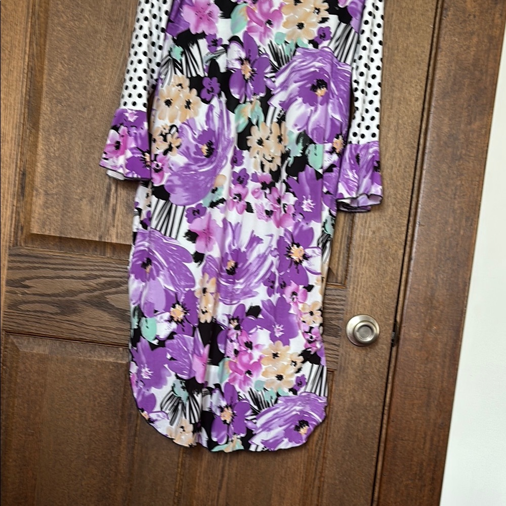 Floral High Low Top/ Skirt set with Polka Dots - Picture 4 of 5